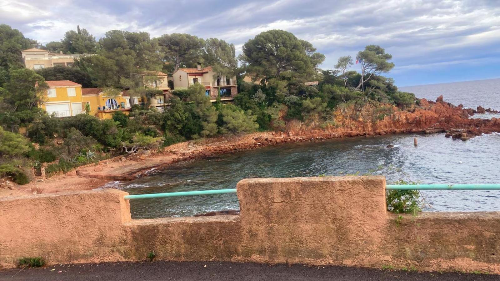Saint-RaphaëlBalcon, Parking, Piscine Et Clim' A 2 Pas Du Port Santa Lucia公寓 外观 照片