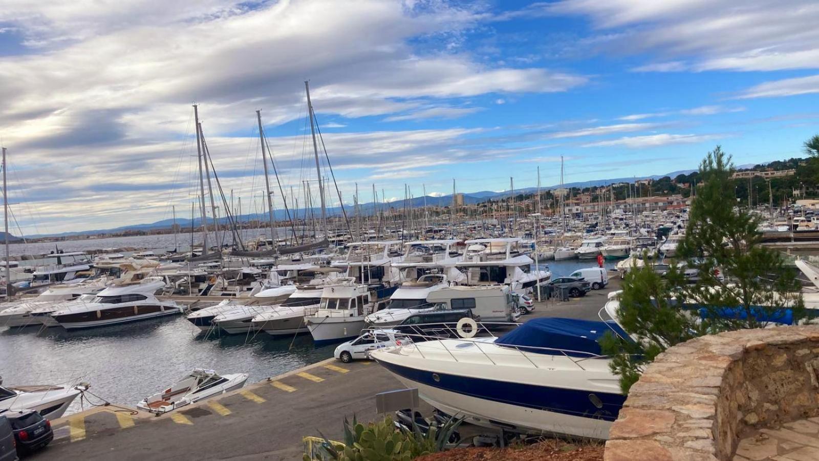 Saint-RaphaëlBalcon, Parking, Piscine Et Clim' A 2 Pas Du Port Santa Lucia公寓 外观 照片